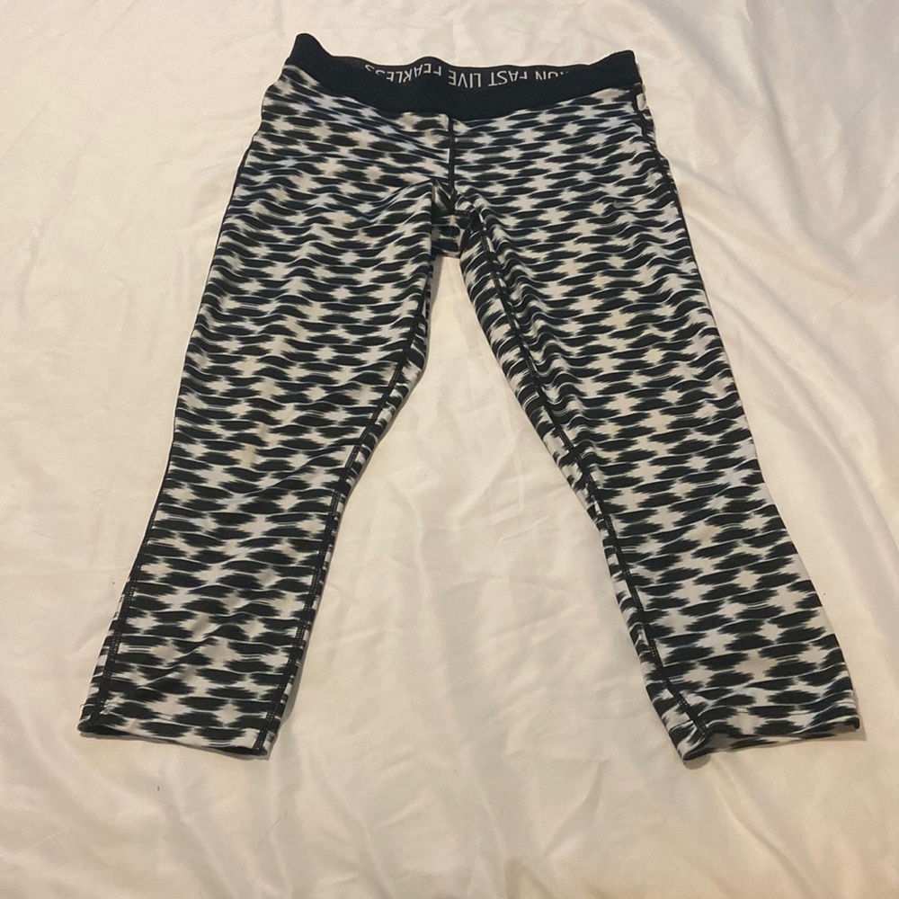 Nike cropped leggings size L